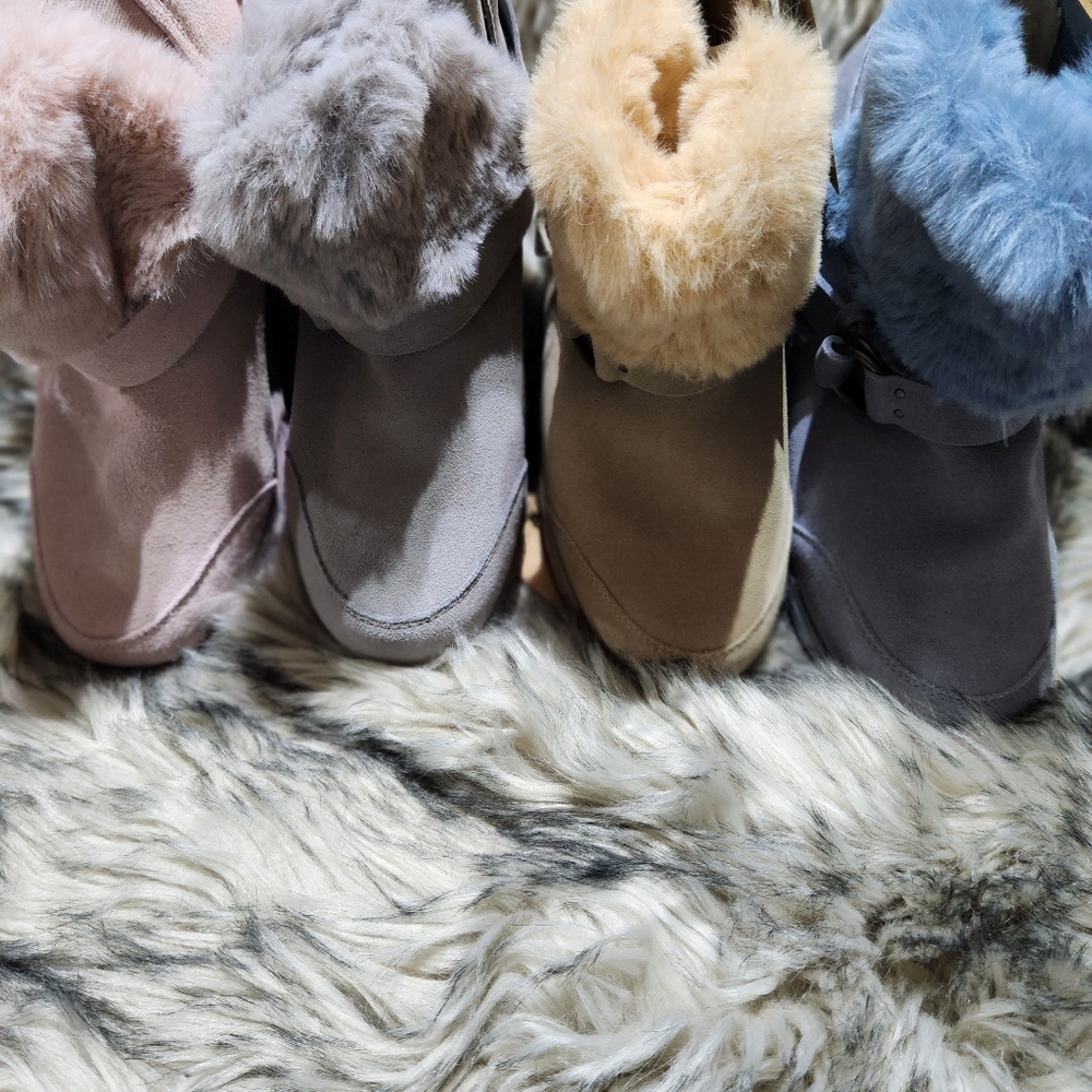  Women's NWT in Box BEARPAW Roxy Suede Moto Boot Water & Stain-Repellent